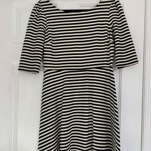 A line striped 3/4 sleeve dress